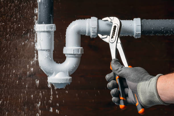 Professional Gas Line Repair technician working in Experiment, GA